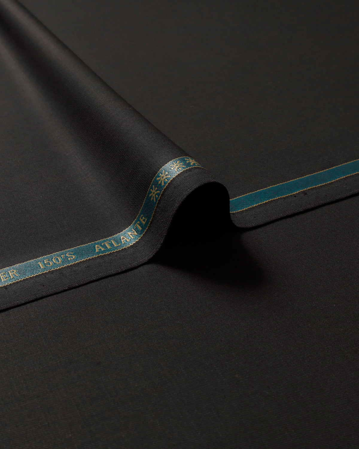 Black - Drago Wool